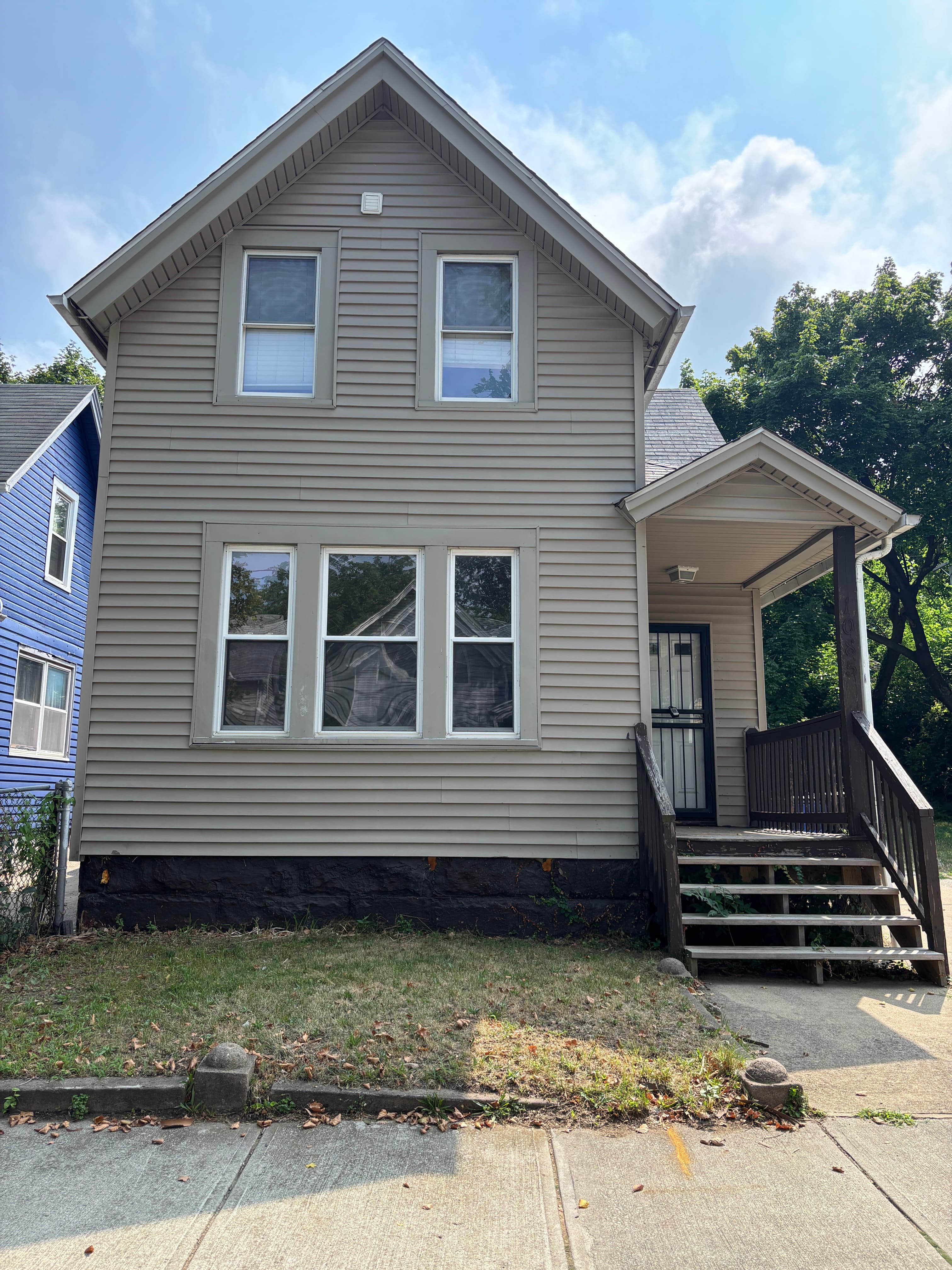 1085 E 72nd St